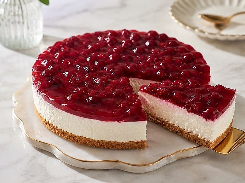 VİŞNELİ BİSKÜVİLİ SOĞUK PASTA (YALANCI CHEESECAKE) TARİFİ