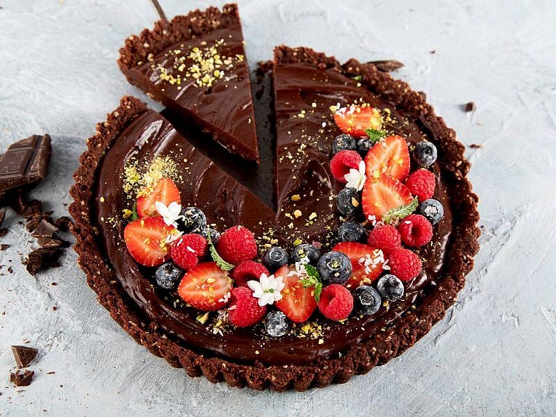 Yaş Pasta Tadında Çikolatalı Tart Kek Tarifi