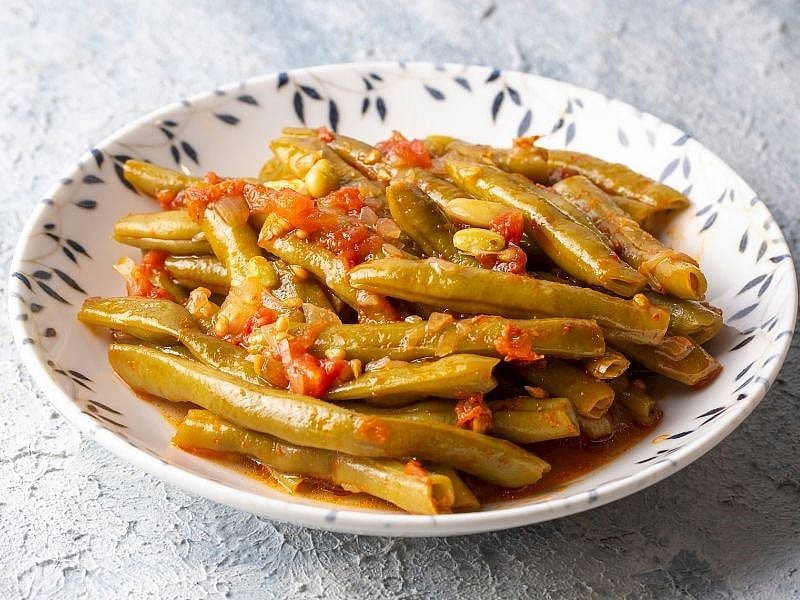 ZEYTİNYAĞLI FASULYE TARİFİ