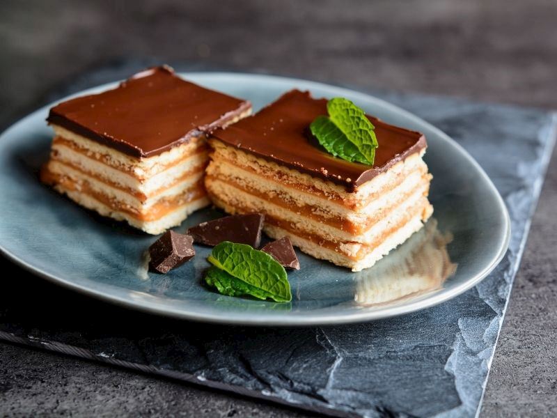 3 Malzemeli Bisküvili Pasta Tarifi