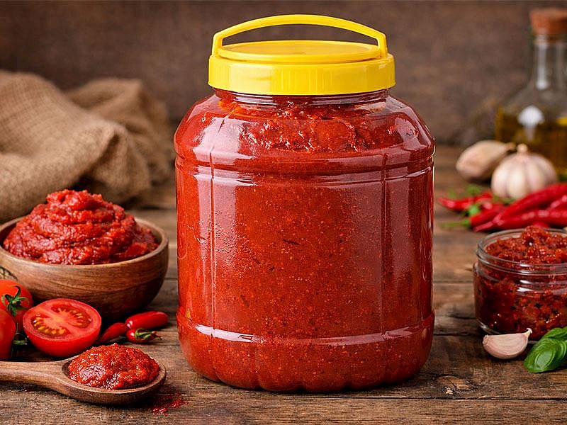 5 Kiloluk Bidona Kaç Kilo Salça Girer?