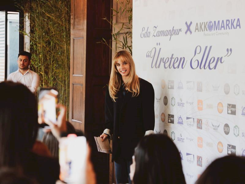 Akkomarka’dan kadın üreticilere destek için Eda Zamanpur iş birliği