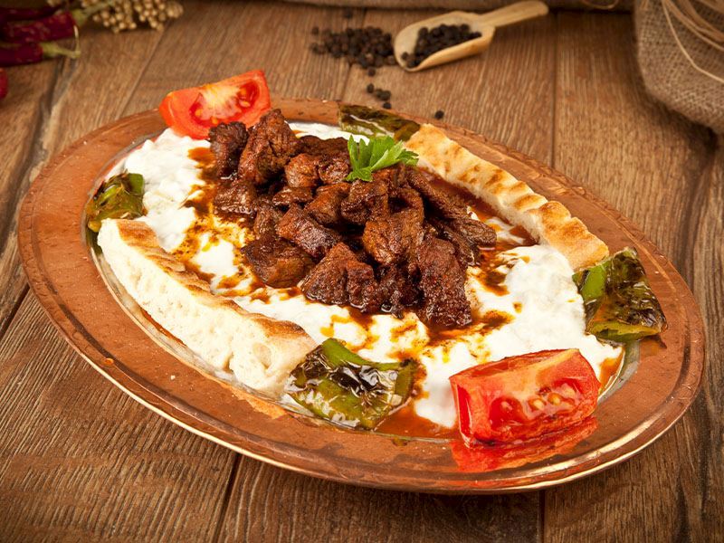 Alinazik Yemeğinin Yanına Hangi Salata Gider?