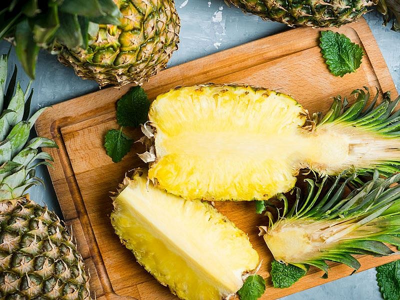 Ananasın Sert Orta Kısmını Değerlendirmenin 4 Yolu