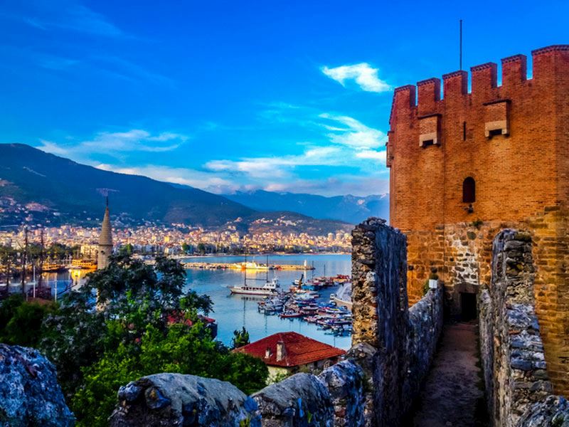 Antalya Yılbaşı Mekanları 2024: Antalya'da Yılbaşı İçin Gidebileceğiniz 10 Mekan