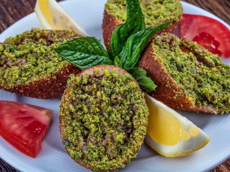 Antep Usulü İçli Köfteye Fıstık Konur Mu? 