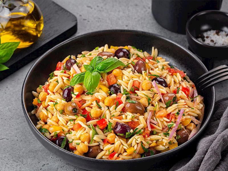 Arpa Şehriye Salatası Yanına Ne Gider?