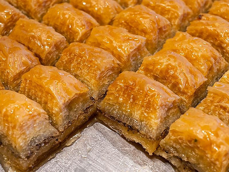 Baklava Hamuruna Kaç Yumurta Kırılır?