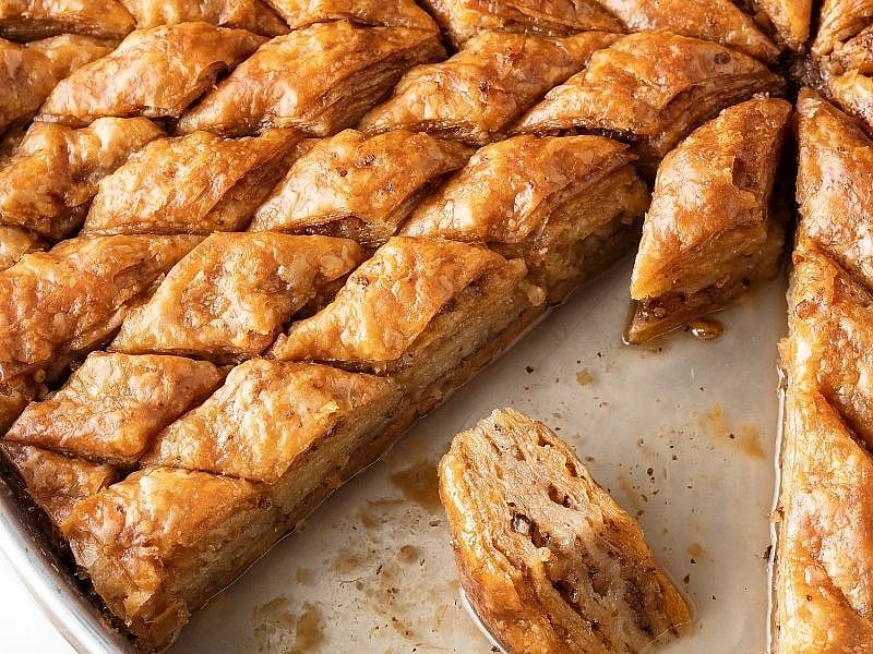 Baklava Hamuruna Neden Yoğurt Konur?