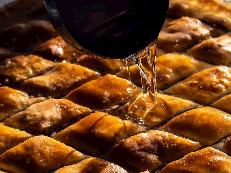 Baklava Şerbeti Çok Koyu Olursa Ne Yapılır?