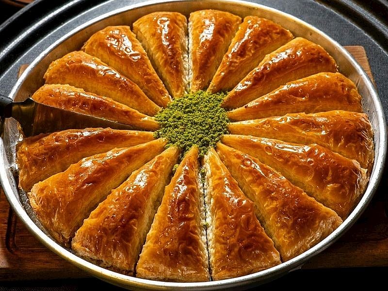 Baklava Yufkasının Kalın Olmaması İçin Ne Yapmalı?