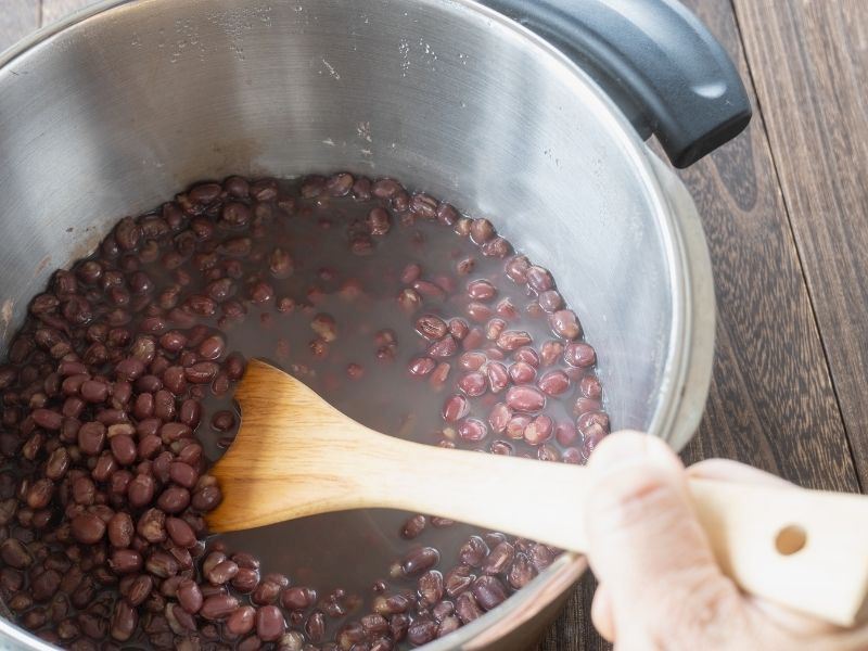 Barbunya Yemeğine Domates Konur Mu? 