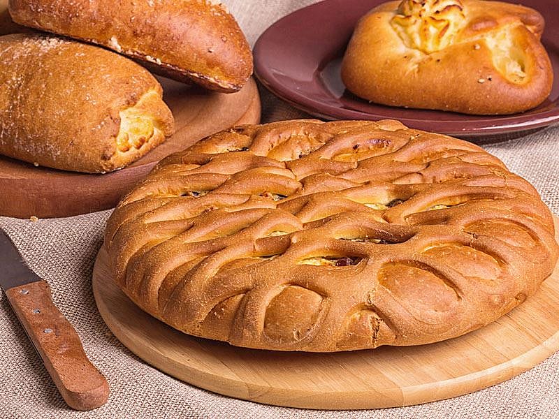 Bayat Ekmekten Börek Nasıl Yapılır? 