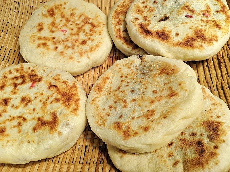 Bazlama Hamuruna Süt Konur Mu?