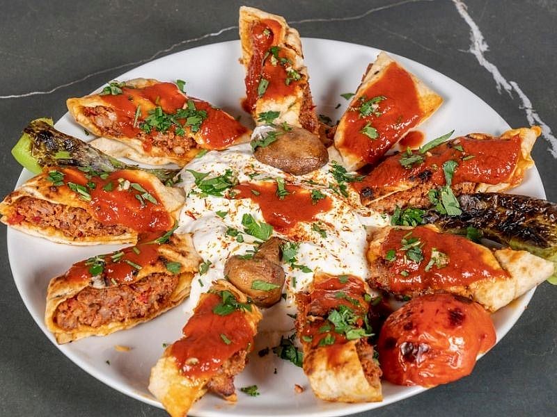 Beyti Kebabı Yufka İle Mi Yapılır, Lavaşla Mı?  