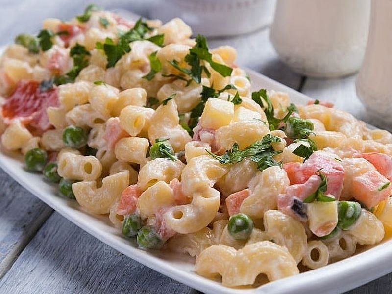 Birbirinden Lezzetli 10 Kolay Makarna Salatası Tarifi