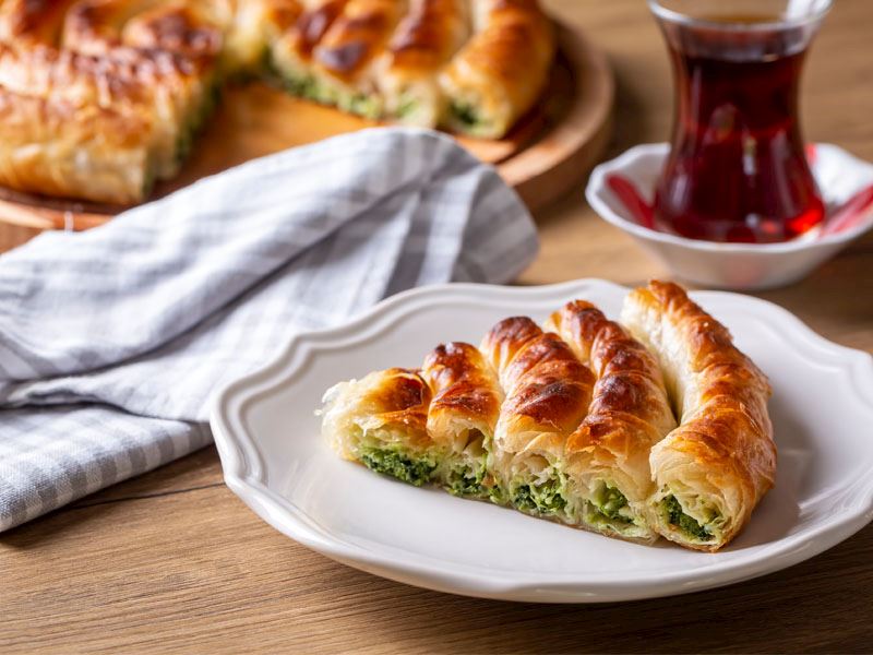 Börek Severler İçin: En Lezzetli Börek Çeşitleri ve Tarif Sırları!