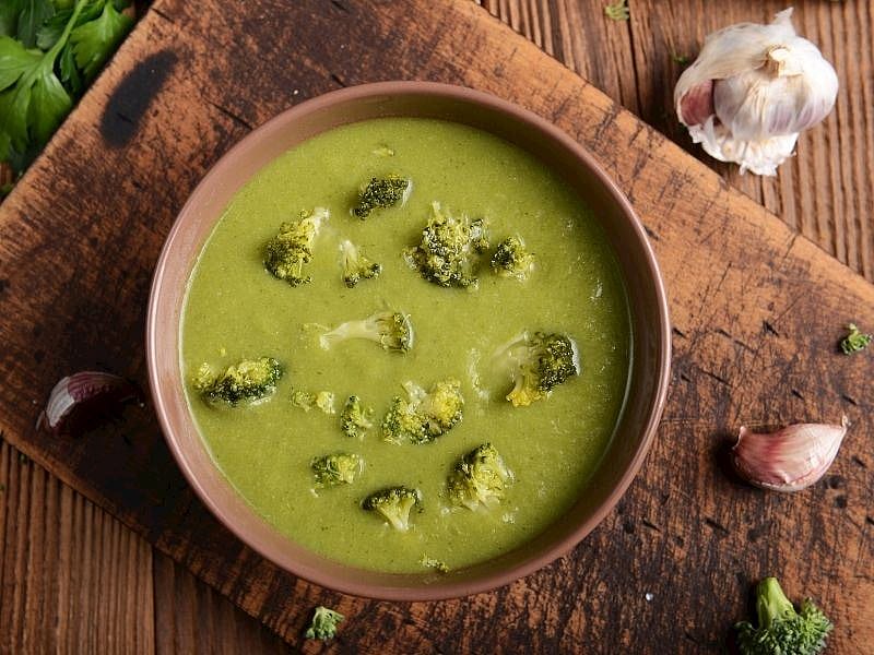 Brokoli Çorbasına Süt Mü Konur, Krema Mı?