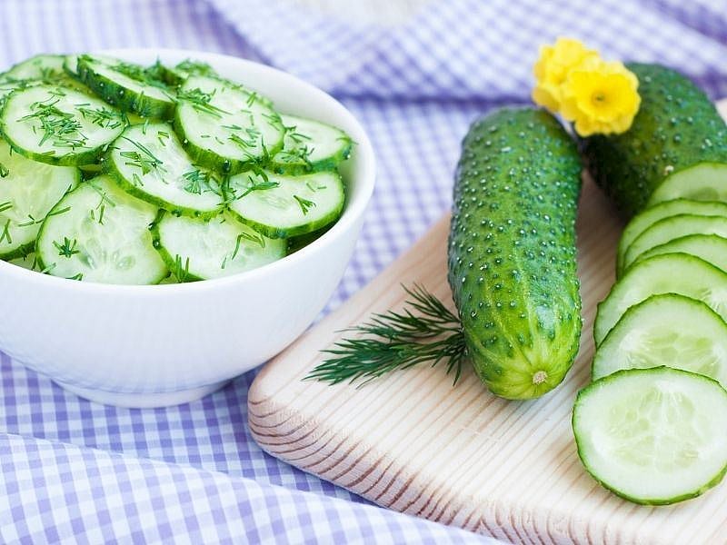Bu Basit Yöntem Salatalıkların Yumuşamadan Çıtır Kalmasını Sağlıyor