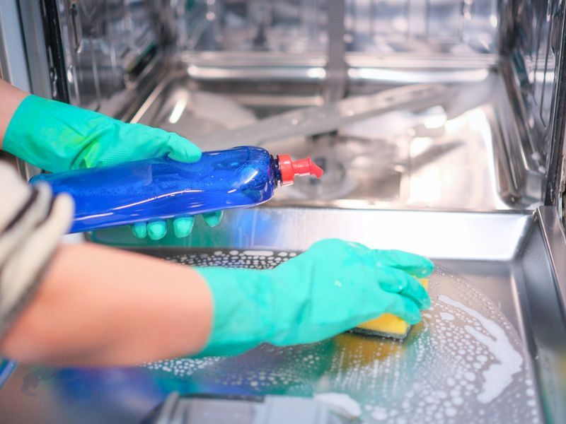 Bulaşık Makinesindeki Kötü Kokuları Gidermenin 6 Tüyosu