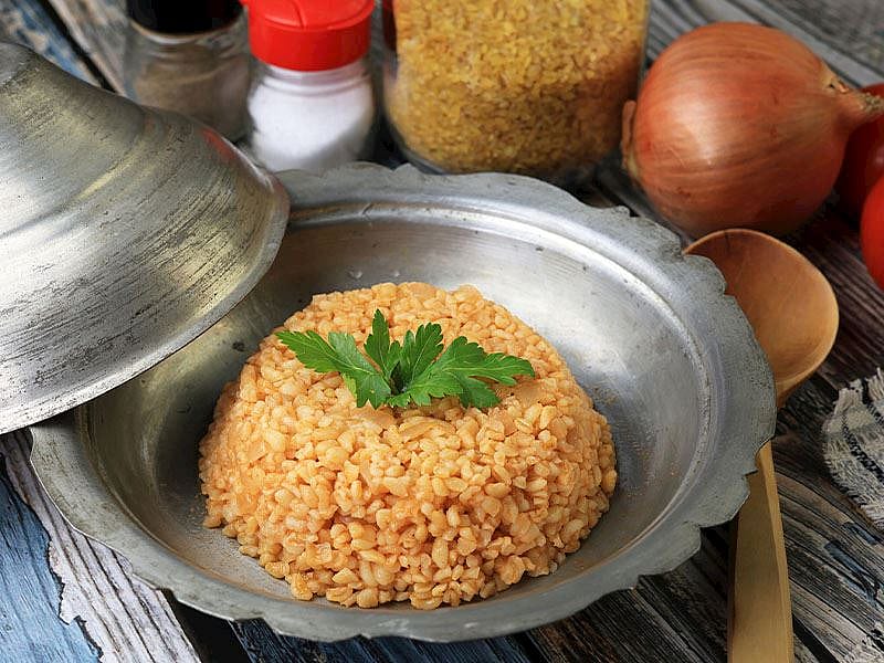 Bulgur Pilavının Yanına Hangi Sulu Yemek Gider?