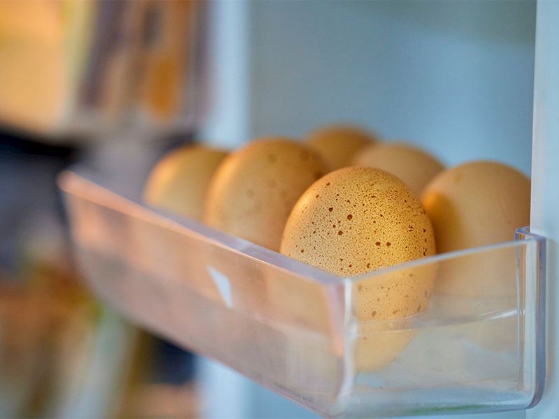 Buzdolabı Kapağında Asla Saklamamanız Gereken 10 Gıda