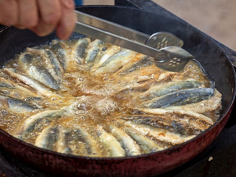 Buzluktan Çıkan Balık Nasıl Kızartılır?