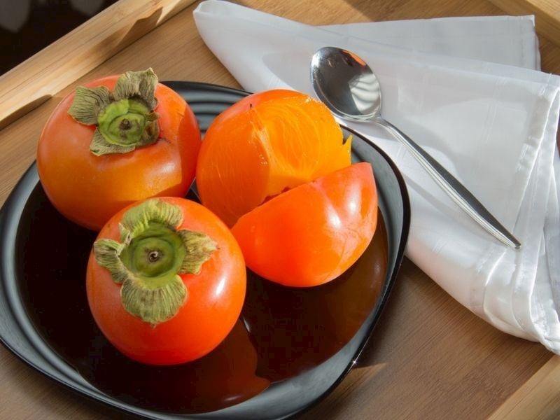 Cennet Hurması Neden Ağzı Buruşturur?