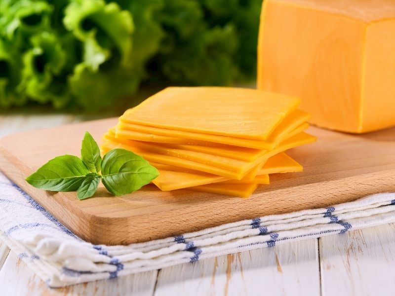 Cheddar Peyniri Nedir Nasıl Kullanılır?