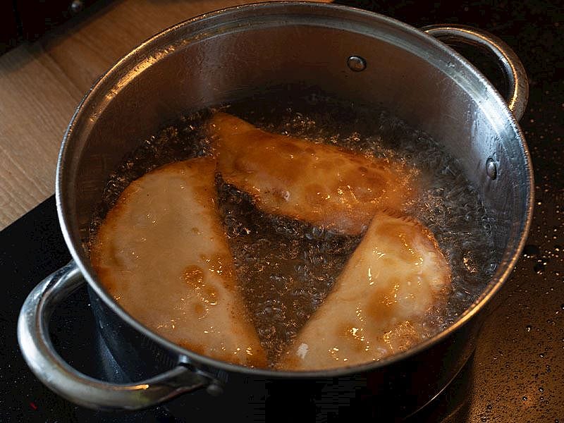 Çi Börek Hangi Yağda Kızartılır?