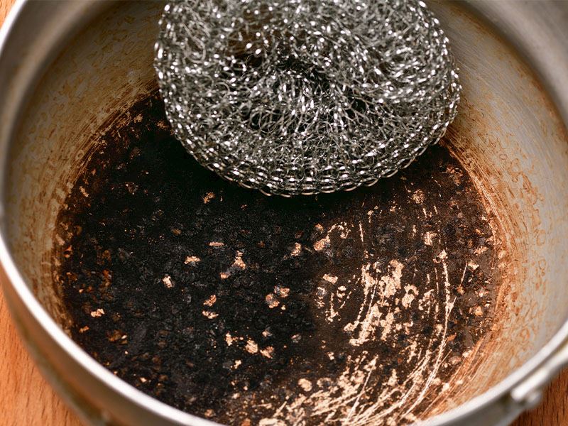 Dibi Tutmuş Tencereleri Sadece İki Malzemeyle Parlatma Hilesi