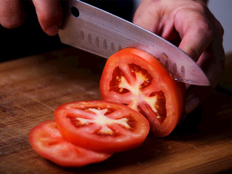Domates Hangi Bıçakla Kesilir?