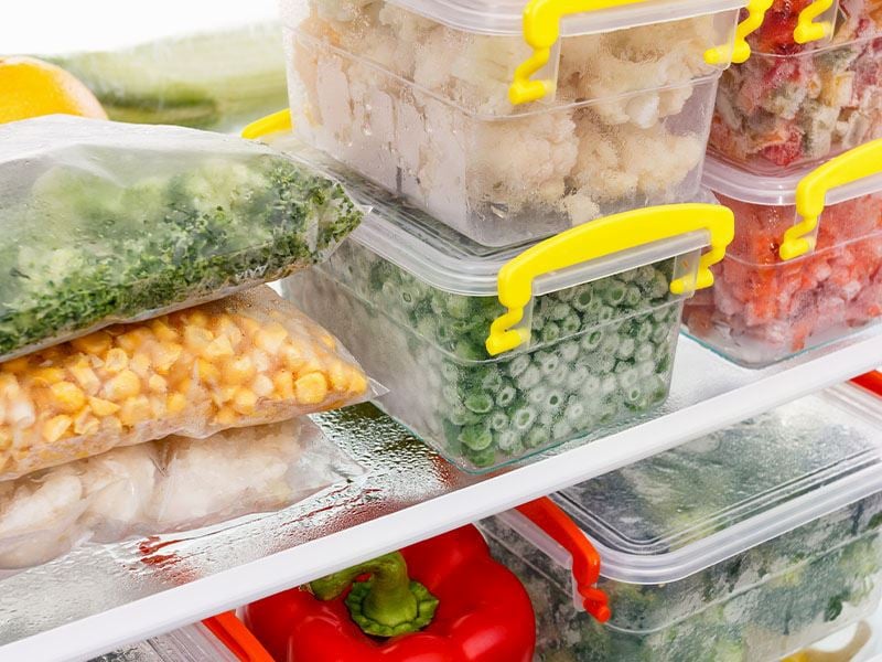 Donmuş Gıdaları Güvenli ve Hızlıca Çözdürmek İçin 5 Tüyo
