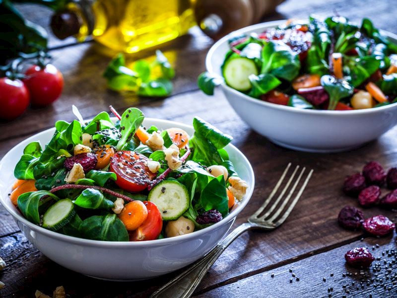 Doyurucu Salata Tarifleri: 20 Farklı Salata Tarifi