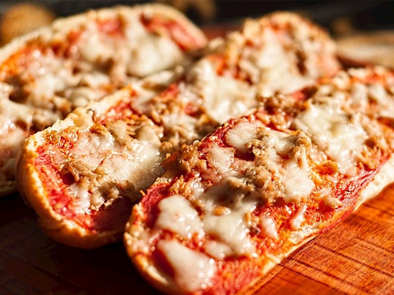 Ekmek Pizzanın Çıtır Çıtır Olması İçin Ne Yapılır?