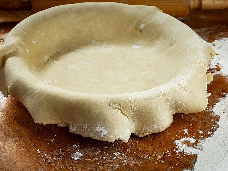 Elmalı Turta Yaparken Tepsi Yağlanır Mı?