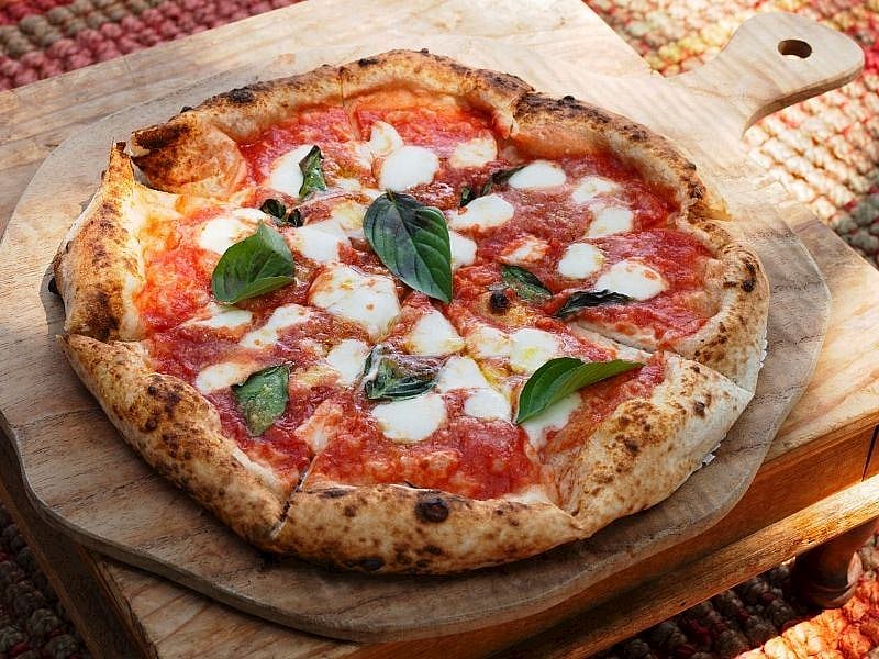 Ev Yapımı Pizza Hamuru Neden Sert Olur?
