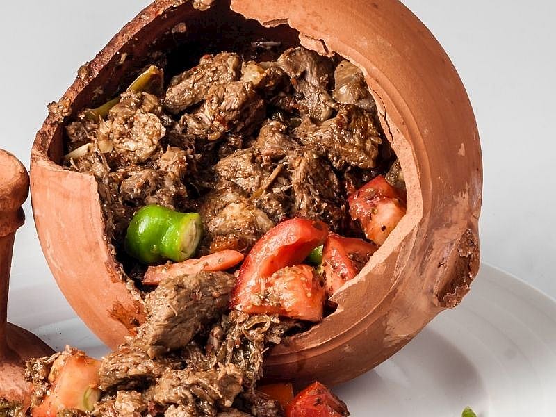 Evde Orjinal Testi Kebabı Yapmanın İncelikleri