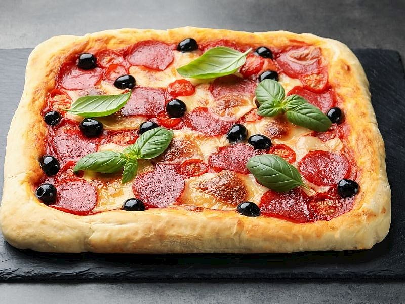 Evde Tepsi Pizza Yapmanın 4 Püf Noktası