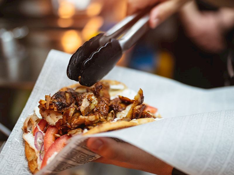 Evde Yağlı Kağıtta Tavuk Kıymasından Döner Olur Mu?