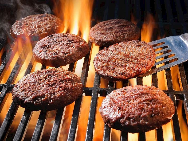  Evde Yapılan Hamburger Köftesi Neden Sert Olur?