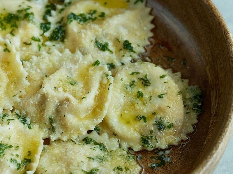 Fesleğenli Ravioli Sosu Nasıl Yapılır?