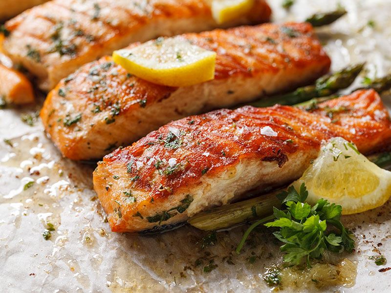 Fırında Somon Balığının Yanına Ne Yapılır?