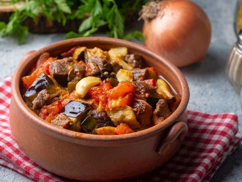 Güveçte Yemek Isıtılır Mı?