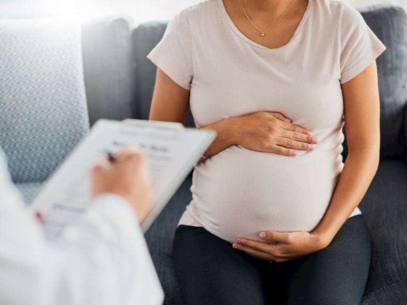 Hamilelikte kabızlık: Neden olur, ne zaman başlar, ne iyi gelir? Bebeğe zarar verir mi?