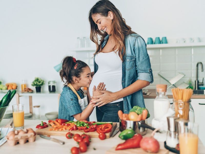 Hamilelikte Ne Yenir: Uzmandan Beslenme Önerileri