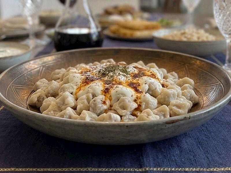 Hamur Açmadan Una Bulama Yöntemiyle Mantı Nasıl Yapılır?