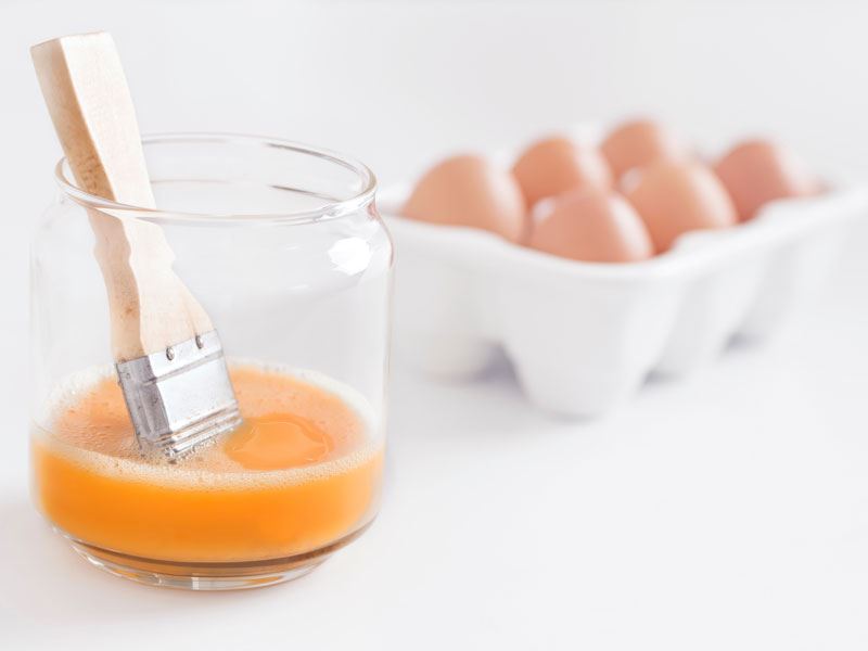 Hamur İşi Ürünlerinizin Üzeri için Sadece Yumurta Sarısı Kullanırsanız Ne Olur?