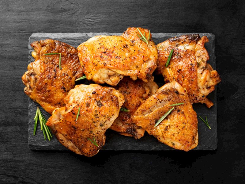 Hava Fritözünde Tavuk Kalçasını Ne Kadar Süre Pişirilmeniz Gerekir?