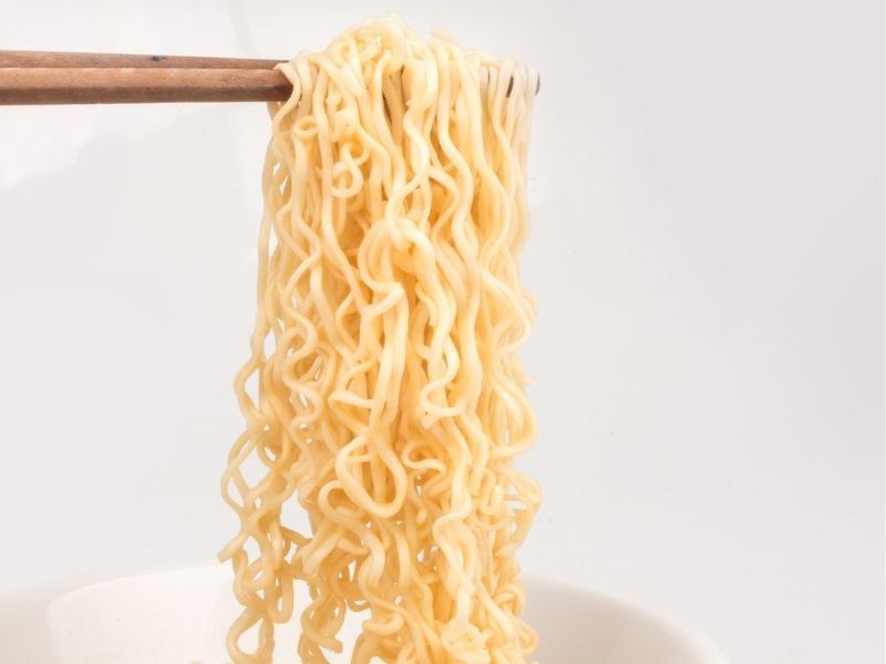 Havada Duran Eriştelerin Sırrı: Flying Noodles Tekniği